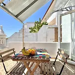 Апартаменты Amazing View With Pool By Homing *